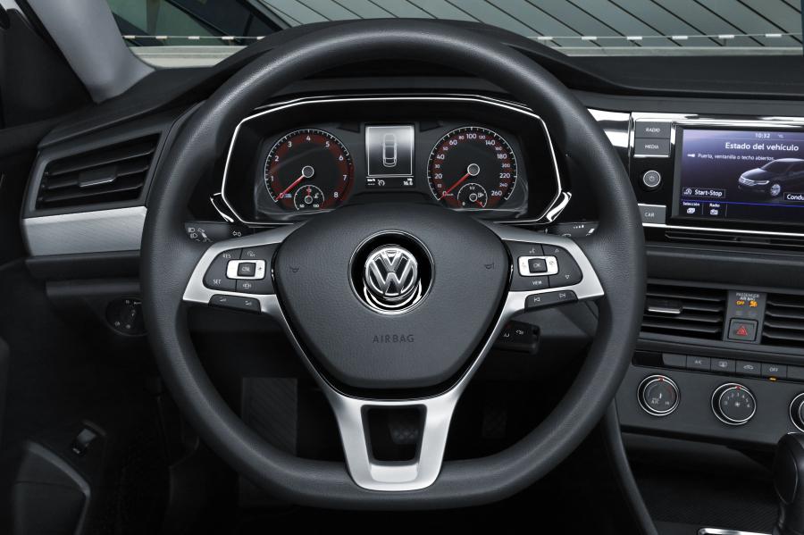 Панель приборов Volkswagen Jetta Trendline 2018 года  (MX) (фото 16 из 21)